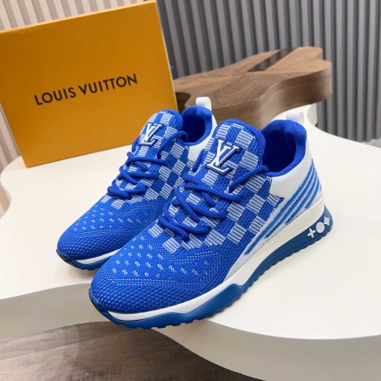 Louis Vuitton Sneakers For Men in 208943