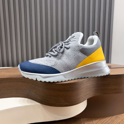 Louis Vuitton Sneakers For Men in 208953