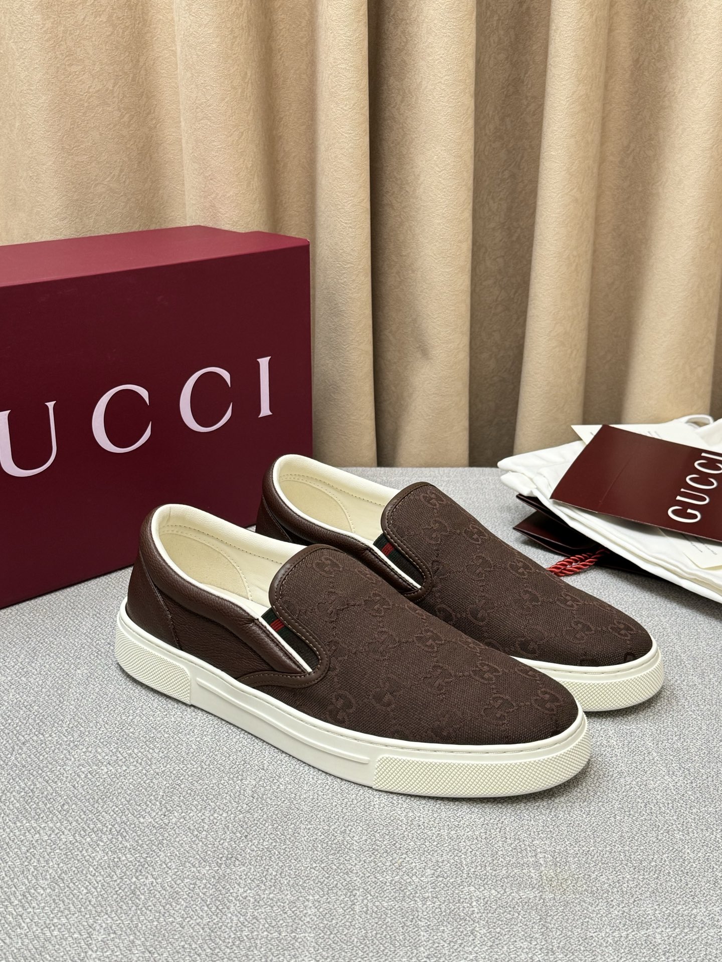 Cheap New Arrivals Gucci sneakers For Men in 208898, $80 USD- [IB208898] - Replica Gucci Sneakers For Men