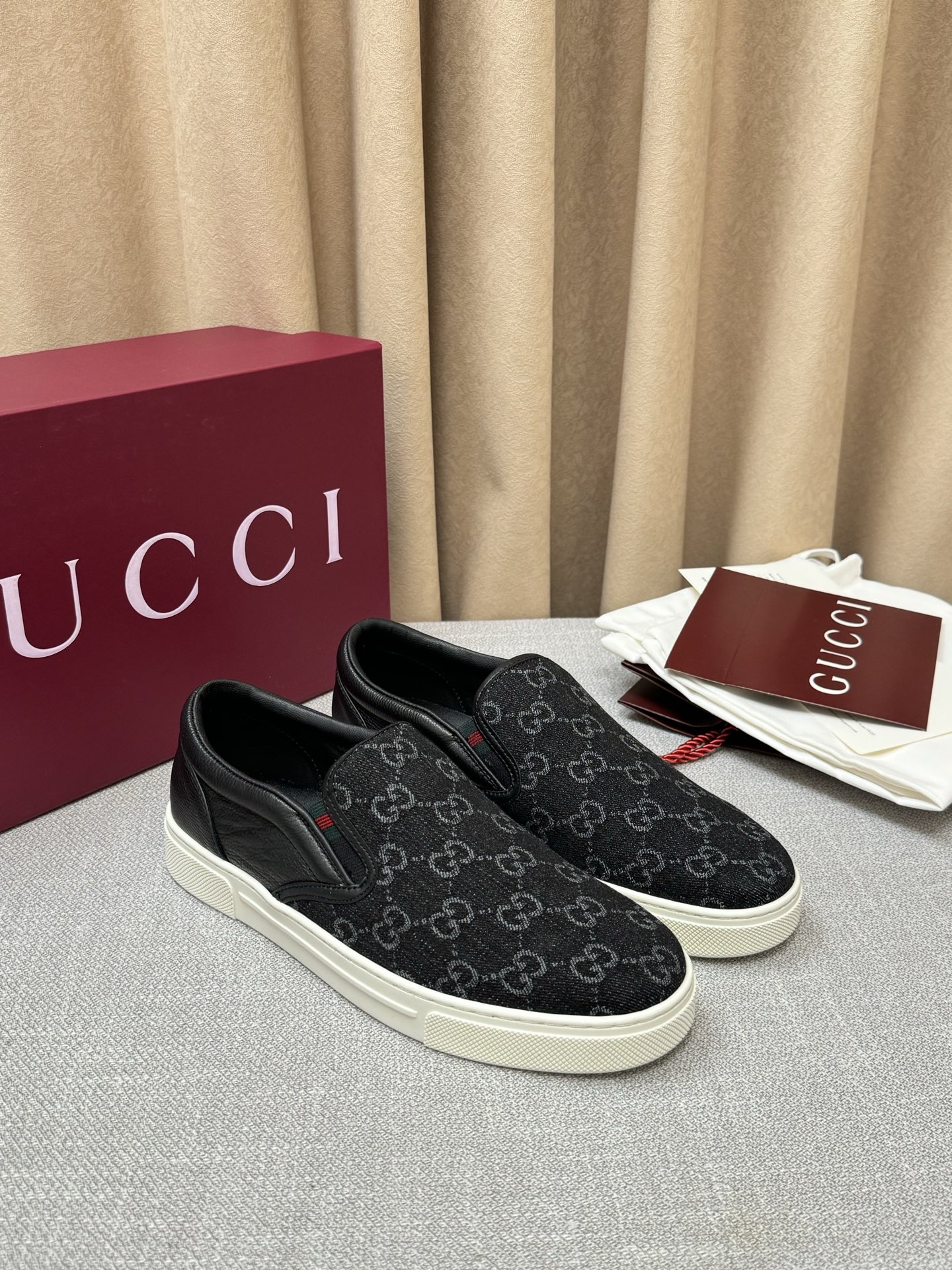 Cheap New Arrivals Gucci sneakers For Men in 208900, $80 USD- [IB208900] - Replica Gucci Sneakers For Men