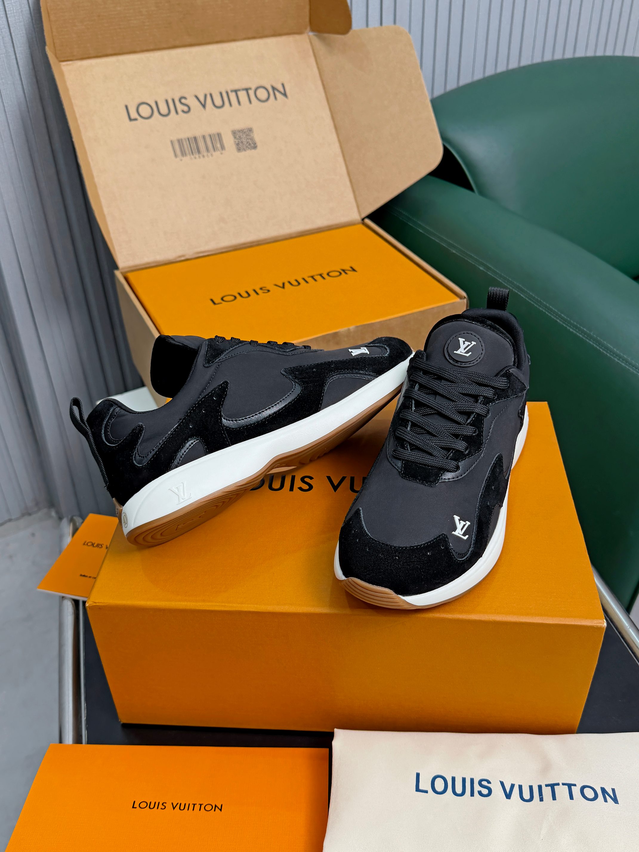 Cheap Louis Vuitton Sneakers For Men in 208906, $105 USD- [IB208906] - Replica Louis Vuitton Sneakers For Men