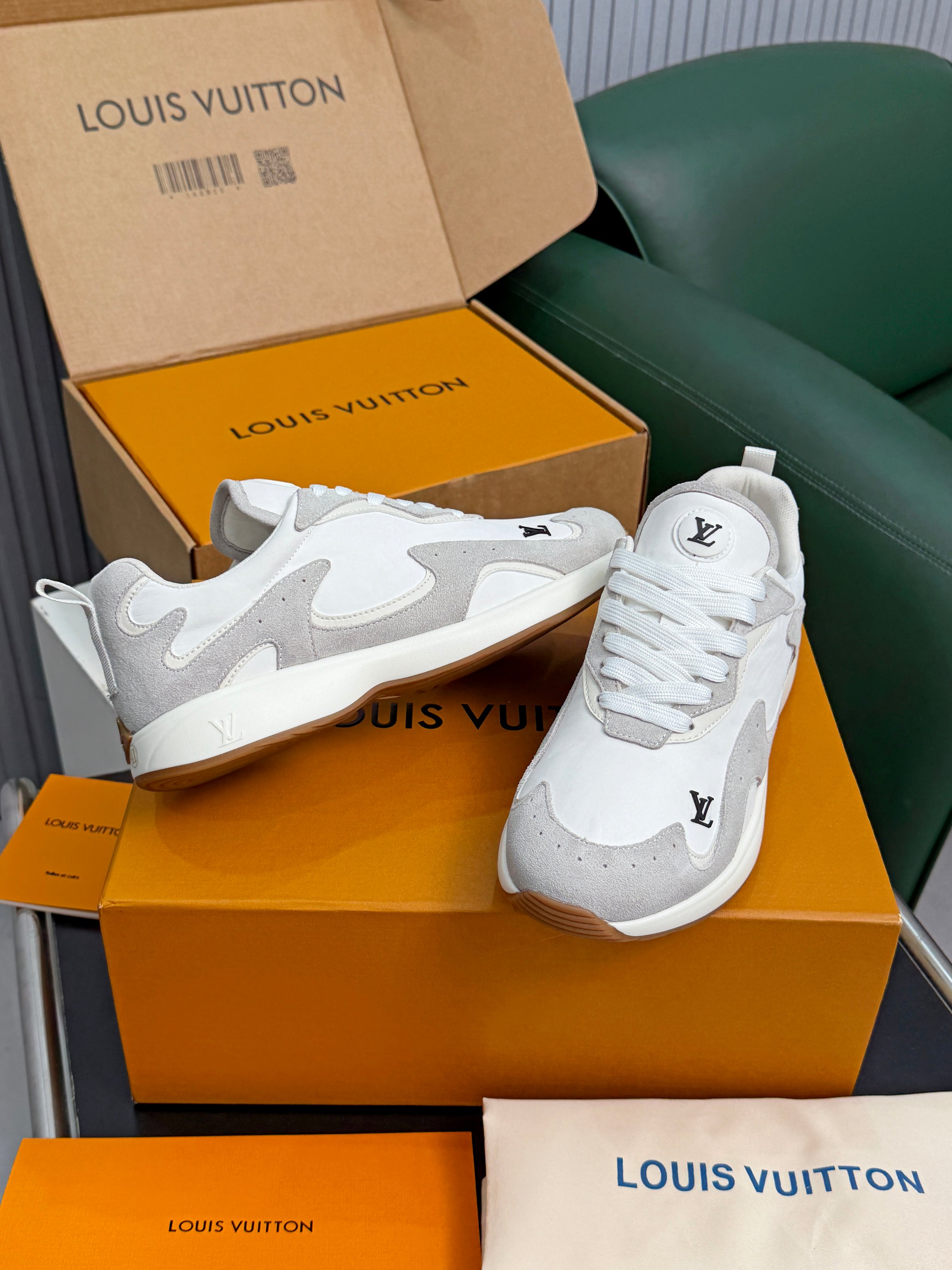 Cheap Louis Vuitton Sneakers For Men in 208907, $105 USD- [IB208907] - Replica Louis Vuitton Sneakers For Men