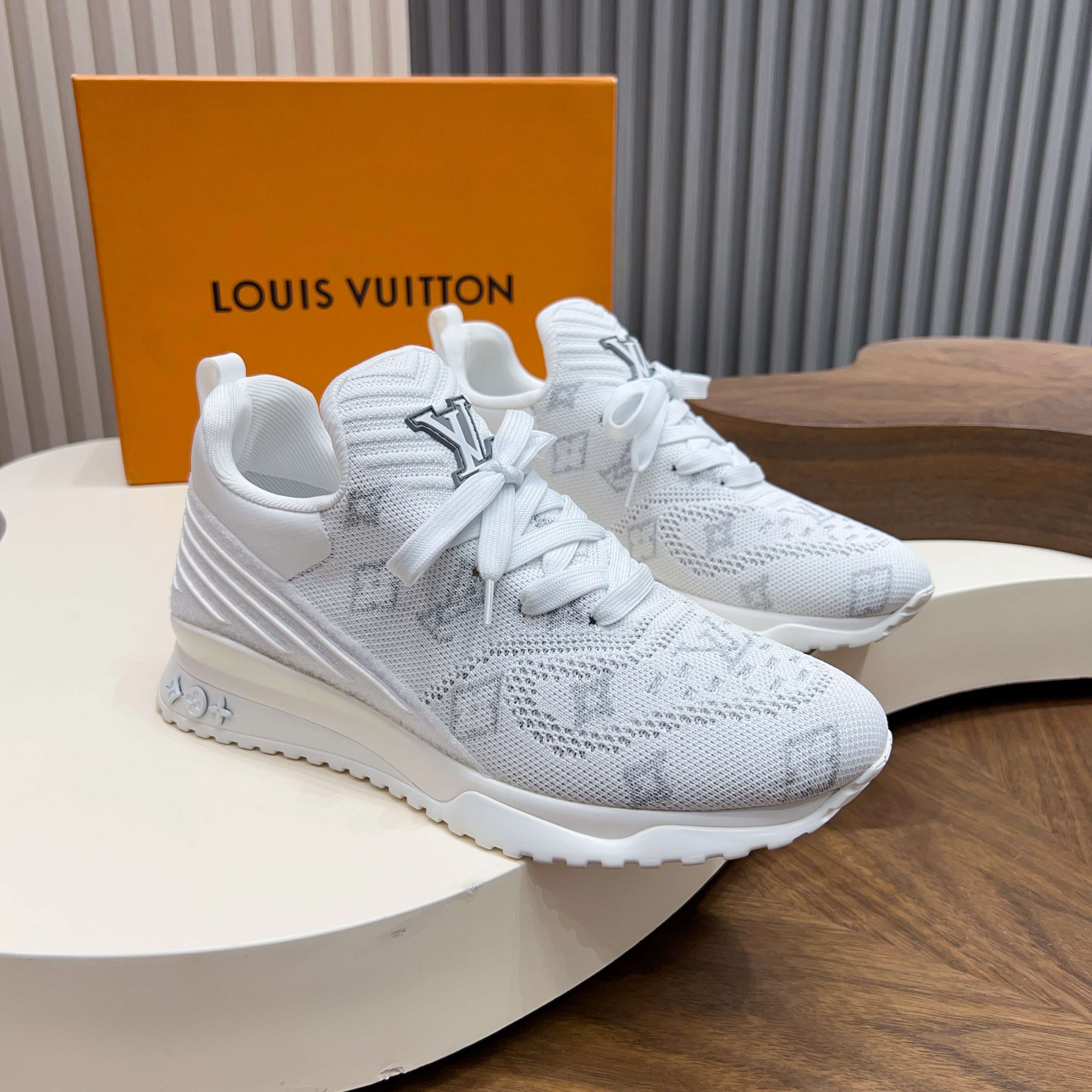 Cheap Louis Vuitton Sneakers For Men in 208940, $120 USD- [IB208940] - Replica Louis Vuitton Sneakers For Men