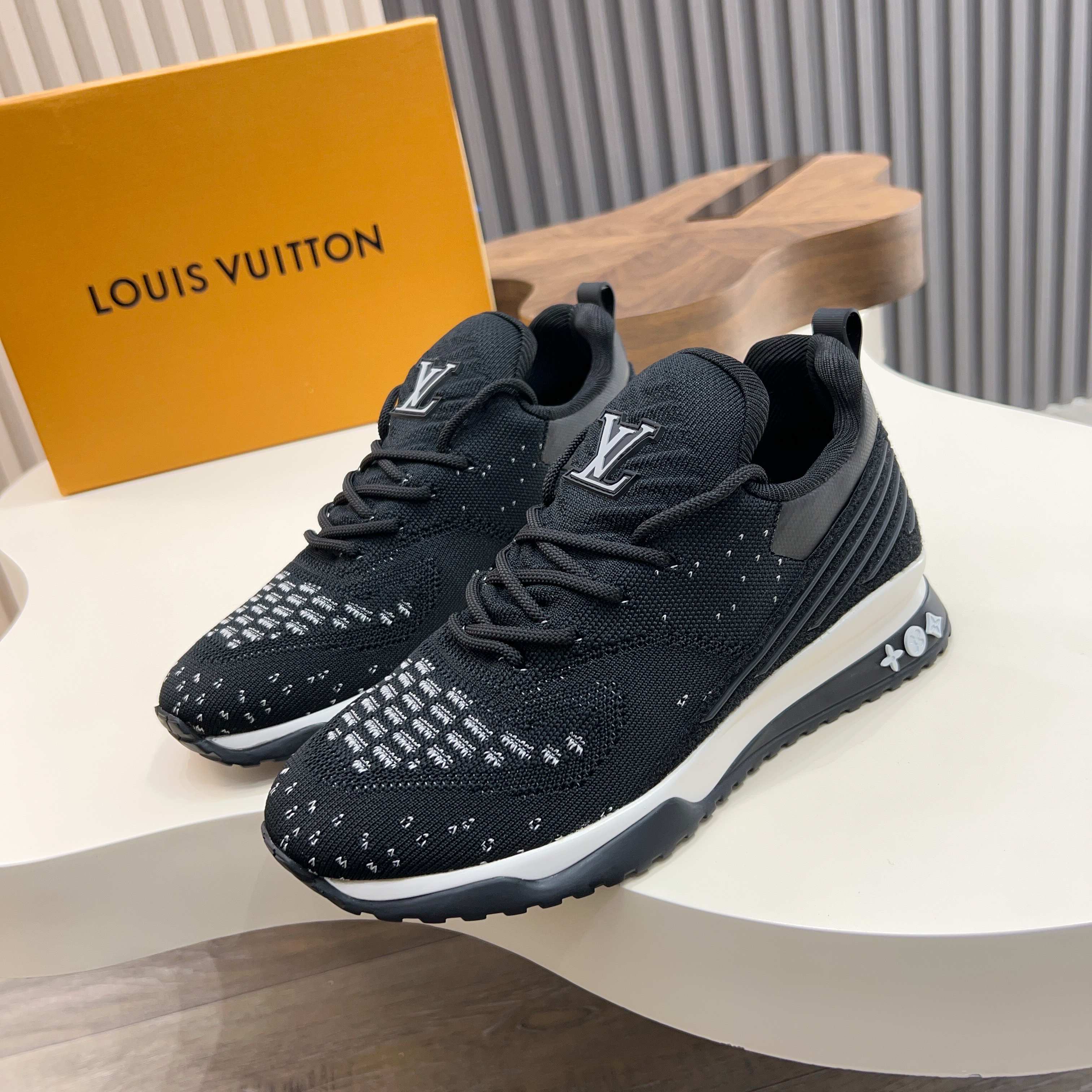 Cheap Louis Vuitton Sneakers For Men in 208945, $120 USD- [IB208945] - Replica Louis Vuitton Sneakers For Men
