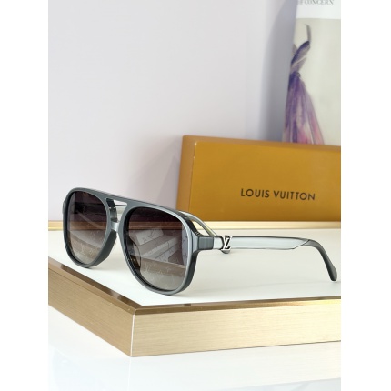 Louis Vuitton AAA quality Sunglasses in 209074