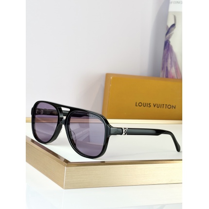 Louis Vuitton AAA quality Sunglasses in 209081