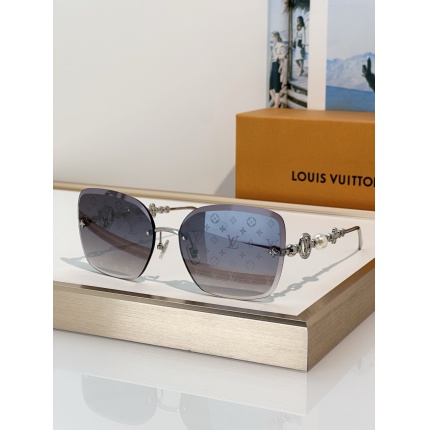 Louis Vuitton AAA quality Sunglasses in 209087