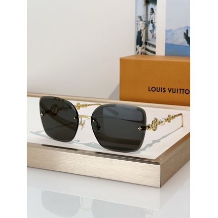 Louis Vuitton AAA quality Sunglasses in 209088