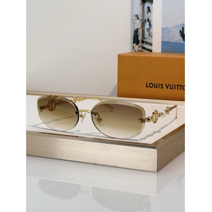 Louis Vuitton AAA quality Sunglasses in 209094