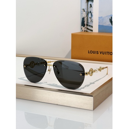 Louis Vuitton  AAA quality Sunglasses in 209133