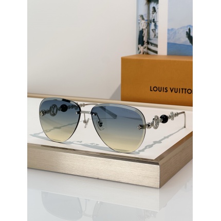 Louis Vuitton  AAA quality Sunglasses in 209134
