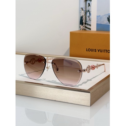 Louis Vuitton AAA quality Sunglasses in 209135