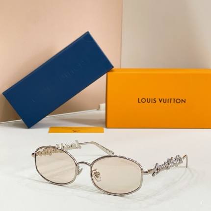 Louis Vuitton AAA Quality Sunglasses in 209136