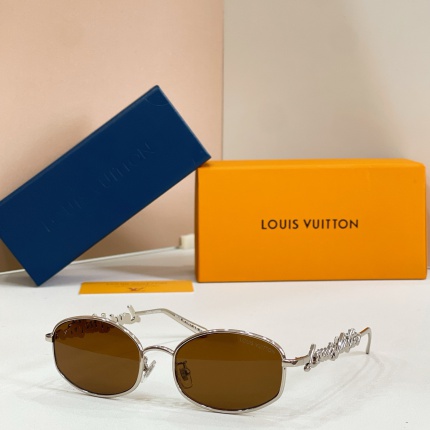 Louis Vuitton AAA Quality Sunglasses in 209139