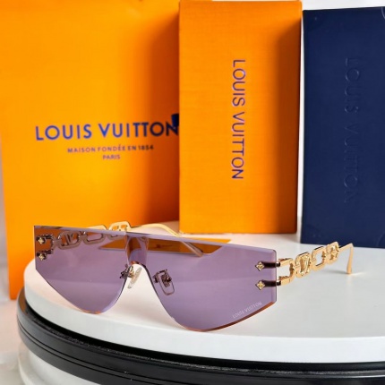 Louis Vuitton AAA Quality Sunglasses in 209150