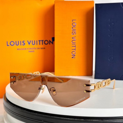 Louis Vuitton AAA Quality Sunglasses in 209156