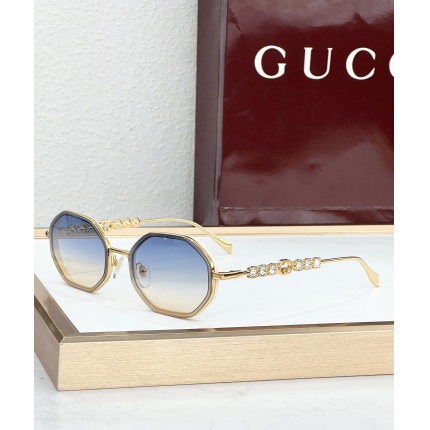 Gucci AAA Quality Sunglasses in 209165