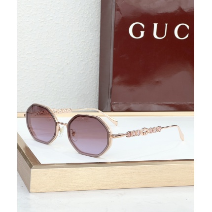 Gucci AAA Quality Sunglasses in 209167