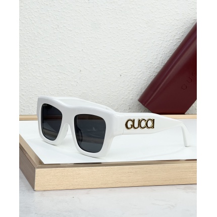 Gucci AAA Quality Sunglasses in 209176