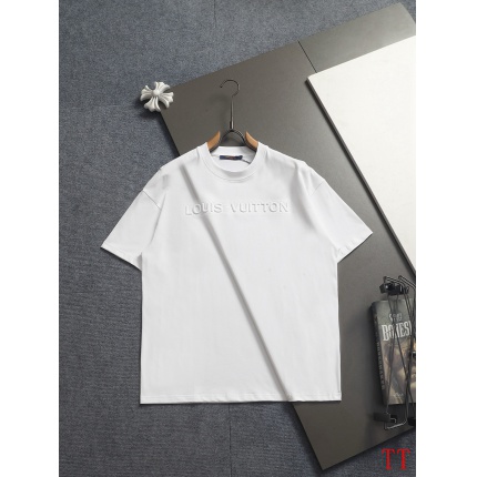 Louis Vuitton Short Pants For Men in 209773