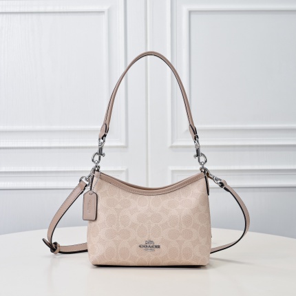 Coach Cross Bags in 210284