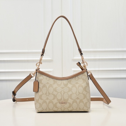 Coach Cross Bags in 210285