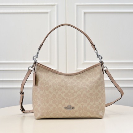 Coach Cross Bags in 210292