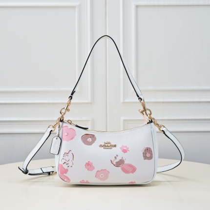 Coach Cross Bags in 210297