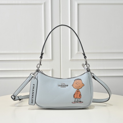 Coach Cross Bags in 210310