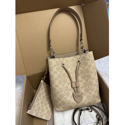 Coach Cross Bags in 210318