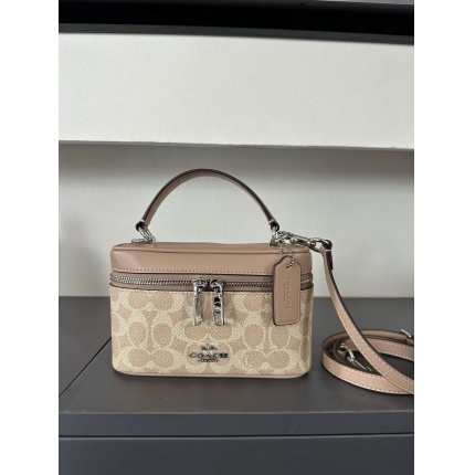 Coach Cross Bags in 210348