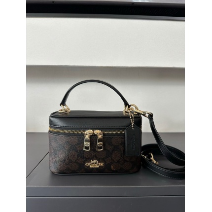 Coach Cross Bags in 210350