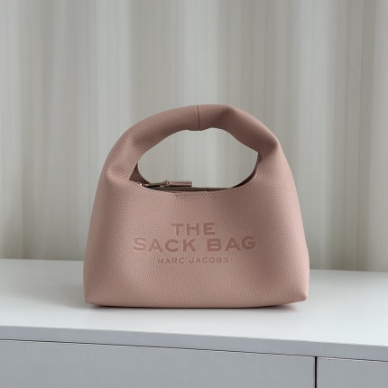 Marc Jacobs Bags in 210410