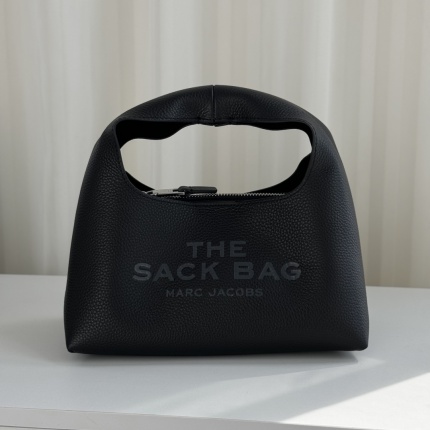 Marc Jacobs Bags in 210413
