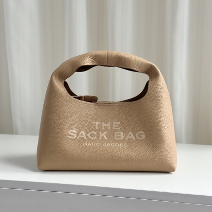 Marc Jacobs Bags in 210414