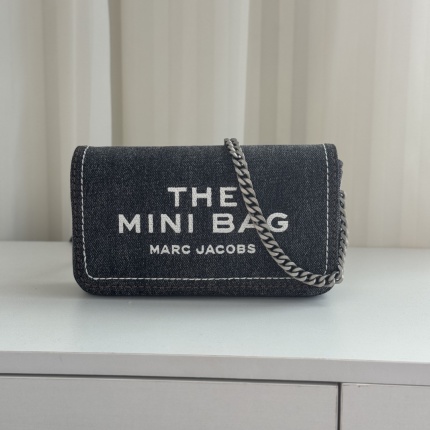Marc Jacobs Bags in 210429