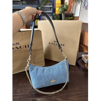 Coach Cross Bags in 210456