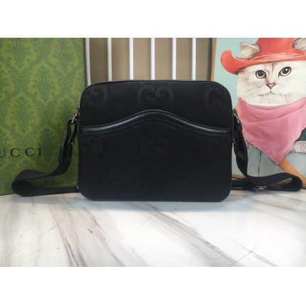 Gucci Handbags in 210631