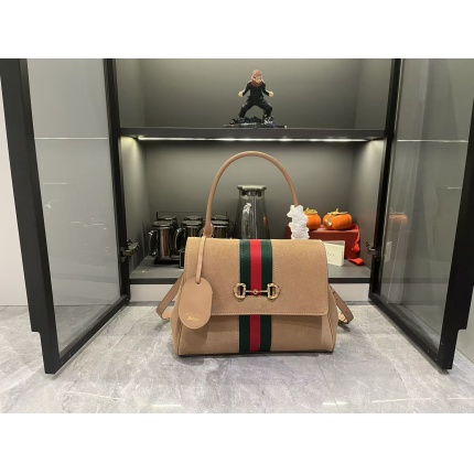 Gucci AAA Quality Handbags in 210635