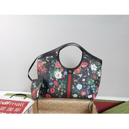 Gucci AAA Quality Handbags in 210638