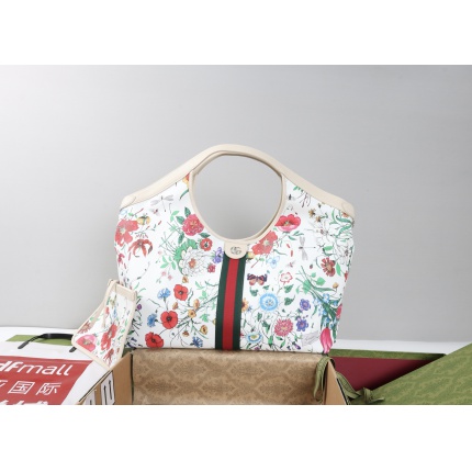 Gucci AAA Quality Handbags in 210639