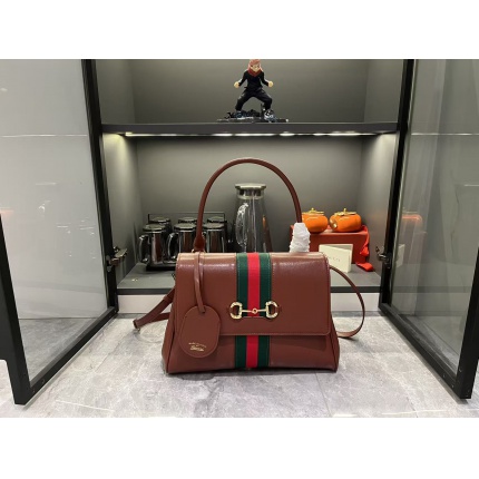 Gucci AAA Quality Handbags in 210641