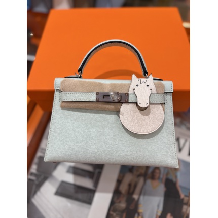 Hermes  AAA Quality Handbags in 210673