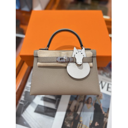 Hermes  AAA Quality Handbags in 210675