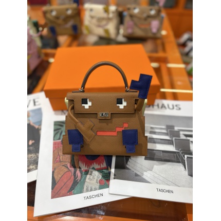 Hermes  AAA Quality Handbags in 210701