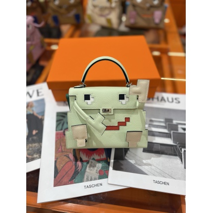 Hermes  AAA Quality Handbags in 210702