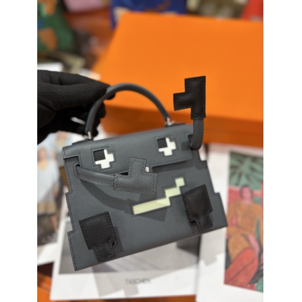 Hermes  AAA Quality Handbags in 210709