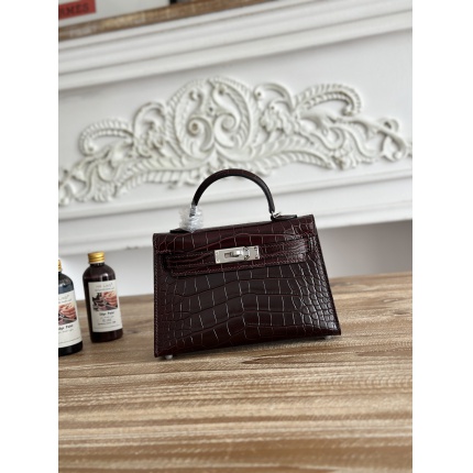 Hermes  AAA Quality Handbags in 210714