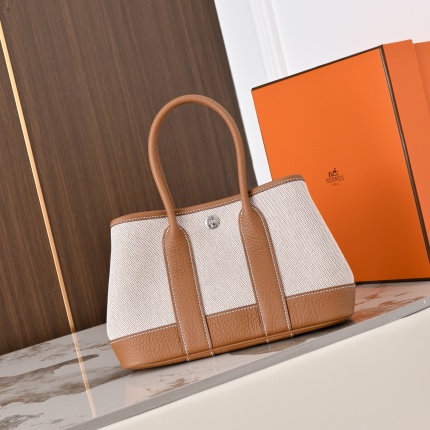 Hermes  AAA Quality Handbags in 210731