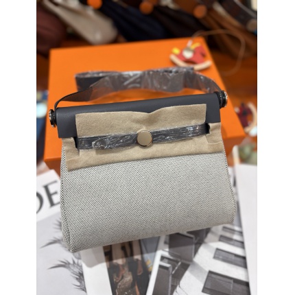 Hermes  AAA Quality Handbags in 210768